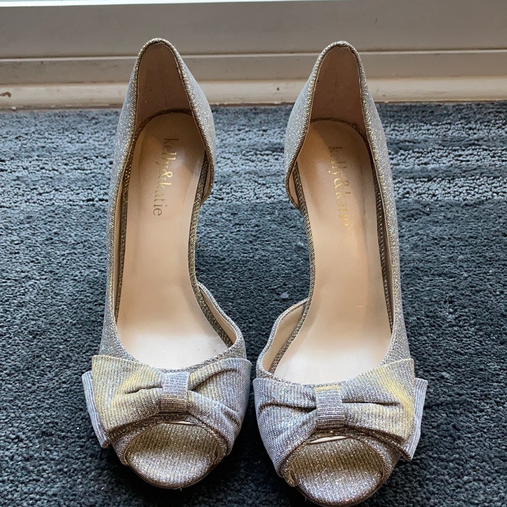 Silver/gold size 6 heels
